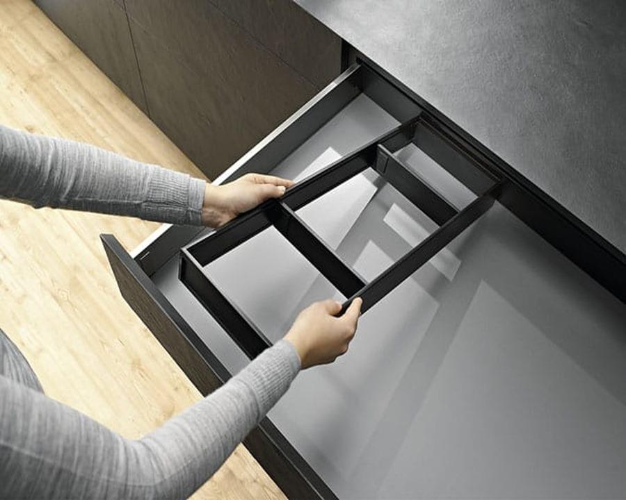 Blum AMBIA-LINE Steel Frame Series 2 Silk White Size: 550mm by W&B