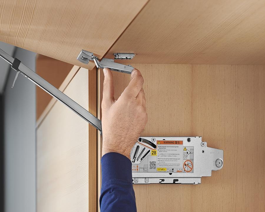 Blum CLIP top Centre Hinge For AVENTOS Overhead Stay Bi-Fold Lift Systems 134 Degree Unsprung Boss EXPANDO by W&B