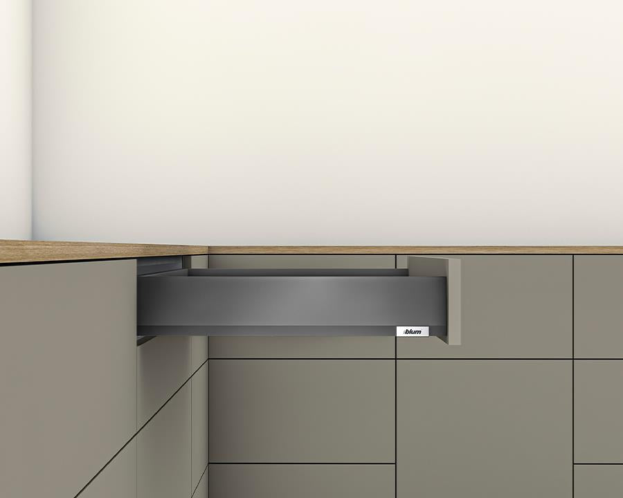 Blum MERIVOBOX M‑height 91 mm 600 mm full‑extension drawer in Orion Grey with BLUMOTION soft‑close, 70 kg capacity