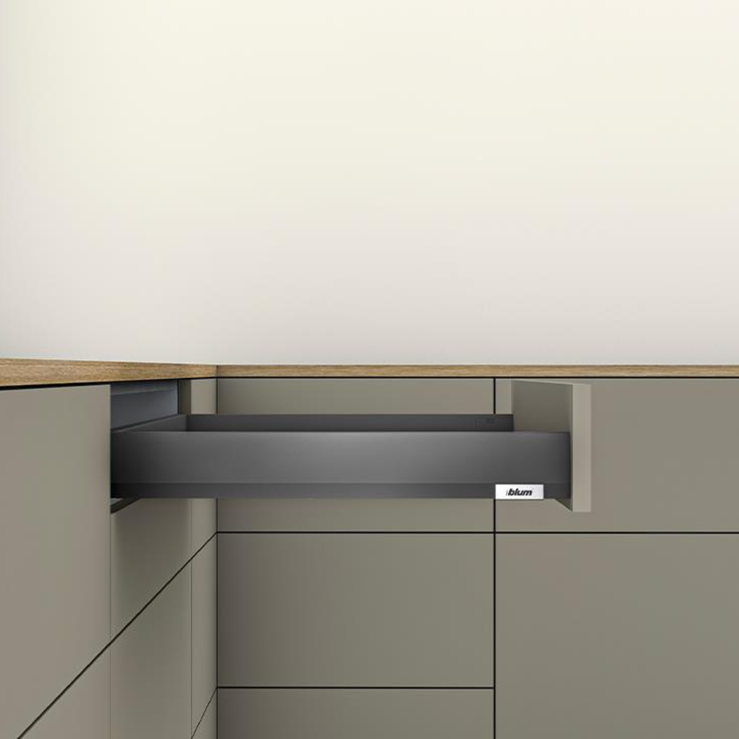 Blum MERIVOBOX N 450 mm Orion Grey drawer (68.5 mm side height) with TIP‑ON BLUMOTION soft‑close — heavy‑duty 70 kg load drawer system for medium-to-heavy drawer loads