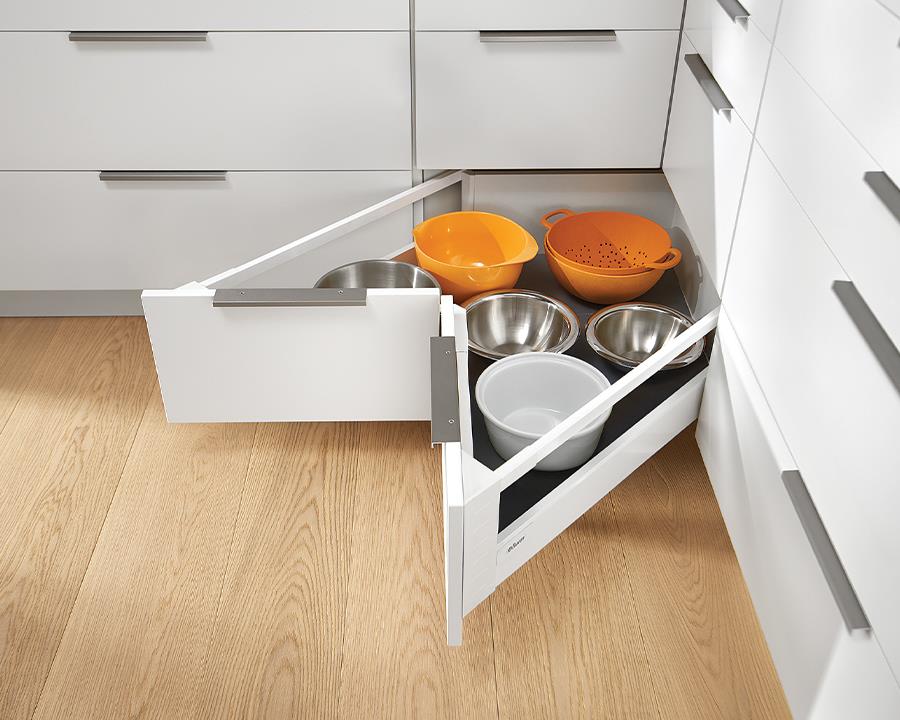 Blum TANDEMBOX Antaro space‑corner drawer (D‑height 199 mm, 650 mm, silk white) with 65 kg load, synchronized opening (SYNCHROMOTION) and soft‑close (BLUMOTION) runners