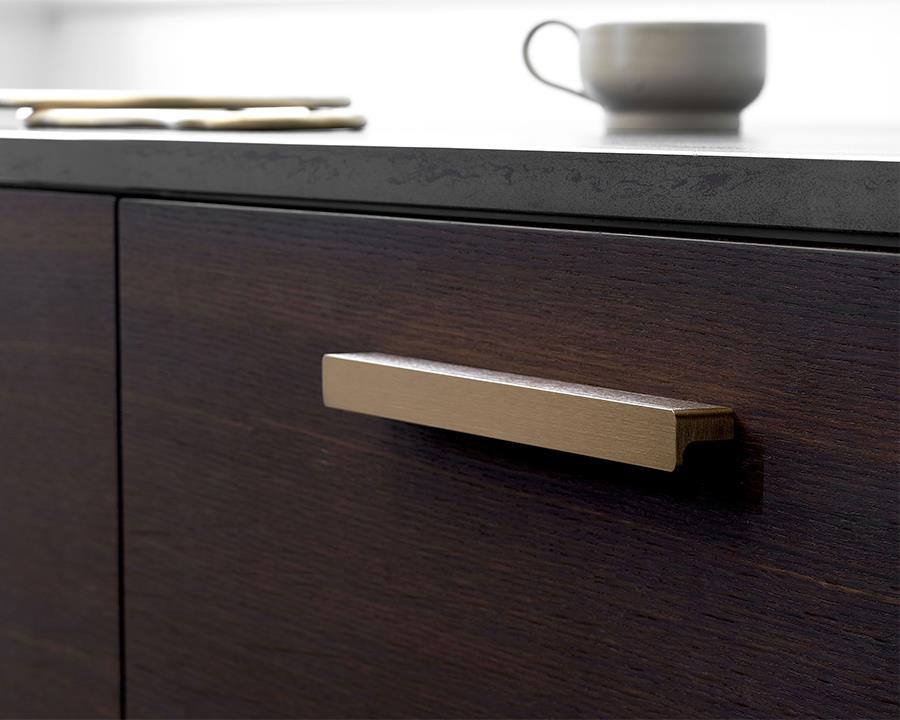Furnipart Elan Handle. Finish: Brushed Brass. Length: 200mm