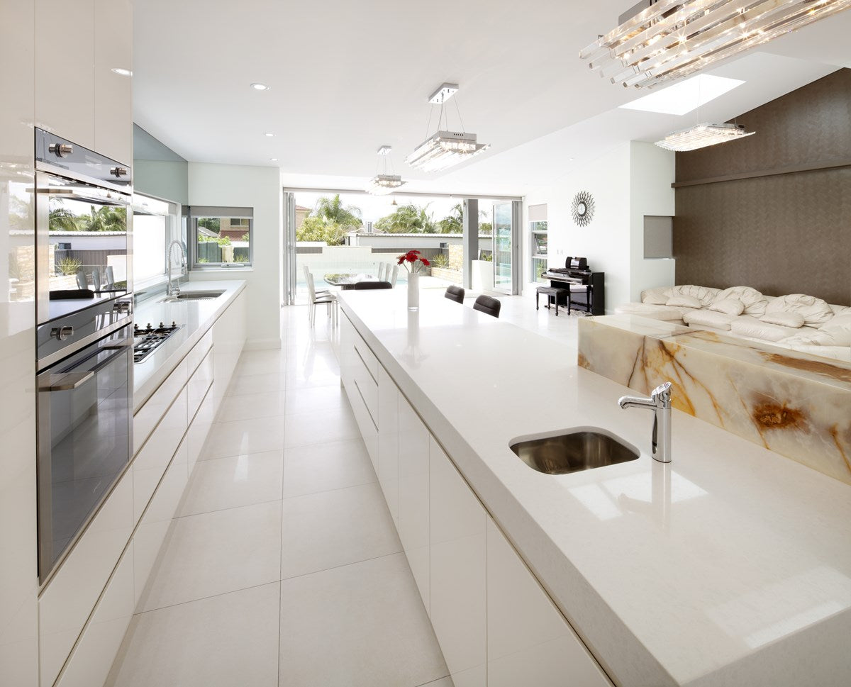 White Swirl Quartz Stone (Deluxe Range)