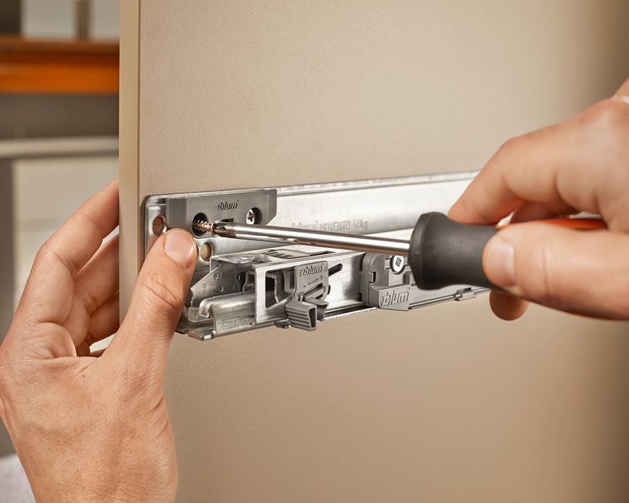 Blum Pull-Out Shelf Lock Set for MOVENTO and TANDEM. 295H5700