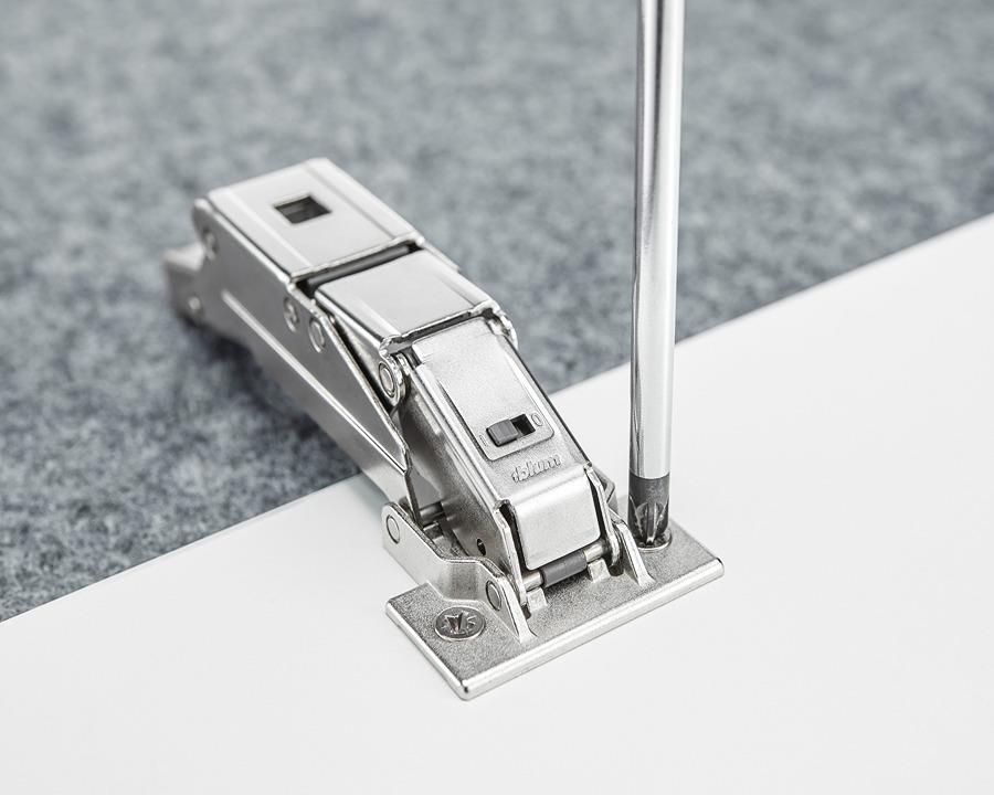 Blum CLIP top BLUMOTION 110° EXPANDO T hinge. Full Overlay. 71B453T