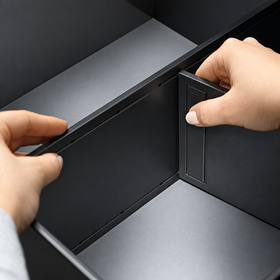 Blum AMBIA-LINE Cross Divider for LEGRABOX and MERIVOBOX Silk White Height: 45mm Width: 192.6mm AMCD200S by W&B
