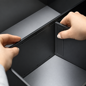 Blum AMBIA-LINE Cross Divider for LEGRABOX and MERIVOBOX Silk White Height: 100mm Width: 211.1mm AMCD218S by W&B