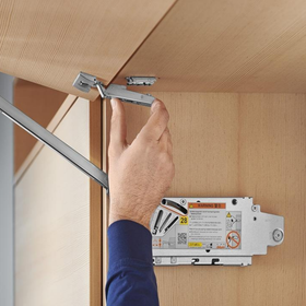 Blum CLIP top Centre Hinge Set For AVENTOS Overhead Stay Bi-Fold Lift Systems 134 Degree, Unsprung. Boss: Knock-In Includes 4 hinges & 6 plates by W&B