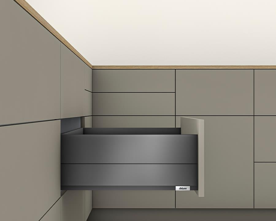 Blum MERIVOBOX E‑height 192 mm BOXCAP 600 mm full‑extension drawer in Orion Grey with integrated BLUMOTION soft‑close, 70 kg capacity