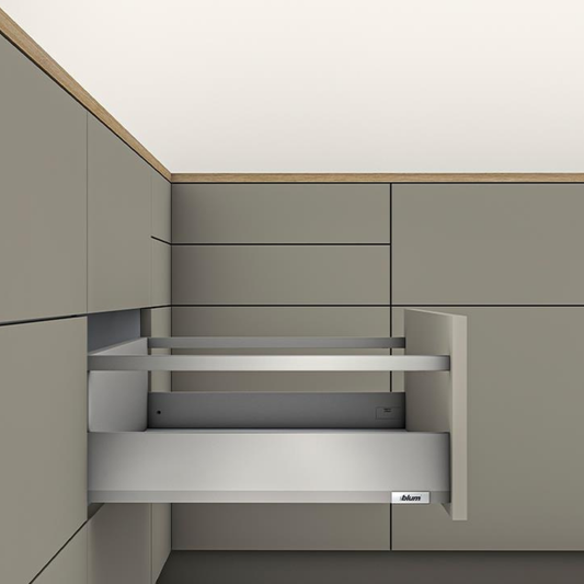 Blum MERIVOBOX 600 mm Indium Grey single‑gallery rail drawer – E‑height 192 mm full‑extension metal drawer with TIP‑ON BLUMOTION soft‑close, 40 kg load capacity