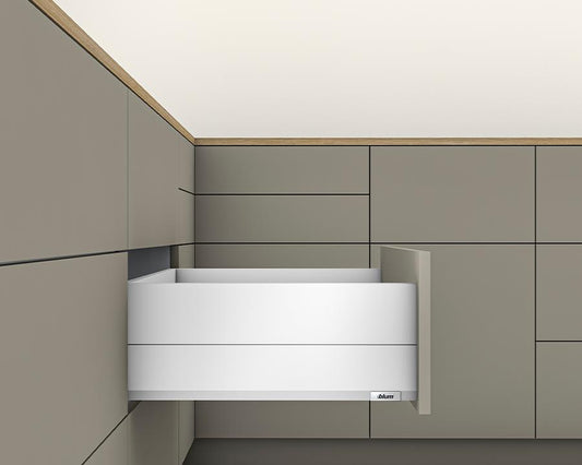 Blum MERIVOBOX Modular E Height 192mm Boxcap drawer in Silk White with 600mm runners, BLUMOTION soft-close technology, and 40kg load capacity for premium kitchen and cabinet storage.