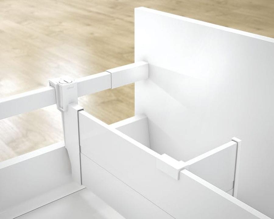 Blum TANDEMBOX Antaro cross‑divider connector, C‑height 142 mm, nylon, silk white (Z40C0002Z)