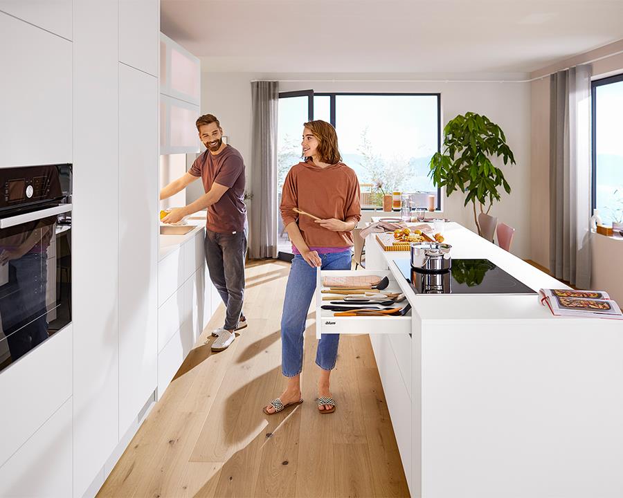 Blum TANDEMBOX Antaro N‑height drawer sides, 550 mm, steel in silk white (part 378N5502SA)