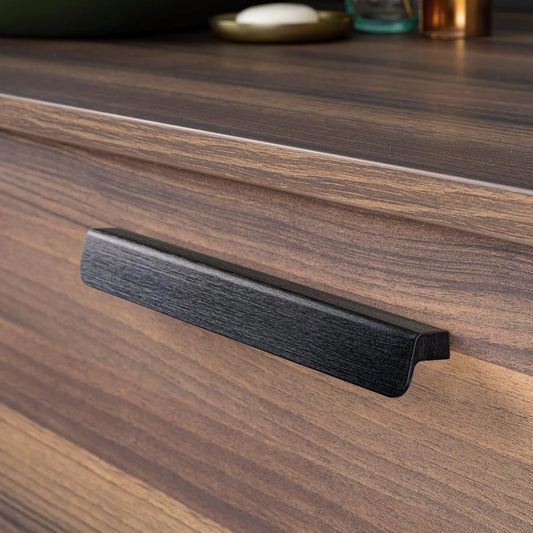 Flapp by Momo modern minimalist cabinet handle, ideal for kitchen cabinets, wardrobes, and bathroom furniture upgrades