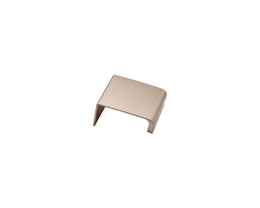 Furnipart Artisan Handle. Finish: Brushed Brass. Length: 40mm by Wilson & Bradley