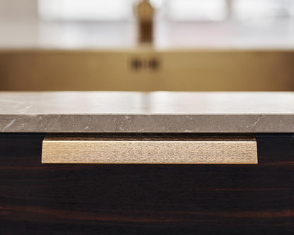 Furnipart Bench Handle in brushed brass, 200mm, durable zamac cabinet and drawer pull for modern furniture and interiors.