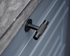 Furnipart Manor T Knob. Finish: Matt Black. Diameter: 30mm by W&B
