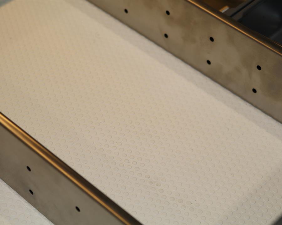 Agoform Non-Slip Drawer Matting/Drawer Liner in White. Size: 522mm. Sold per 10m roll