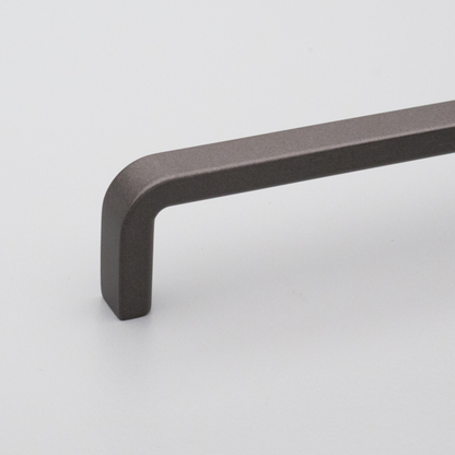 Kethy Byron die‑cast zinc cabinet pull handle in matt finish – modern hardware available in multiple sizes and finishes