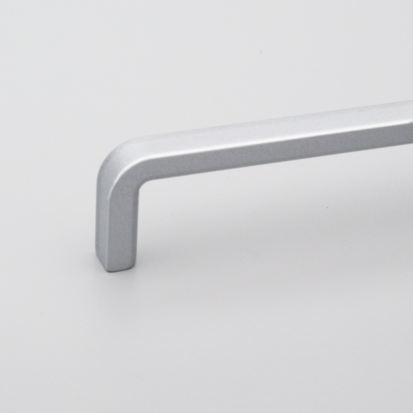 Kethy Byron die‑cast zinc cabinet pull handle in matt finish – modern hardware available in multiple sizes and finishes