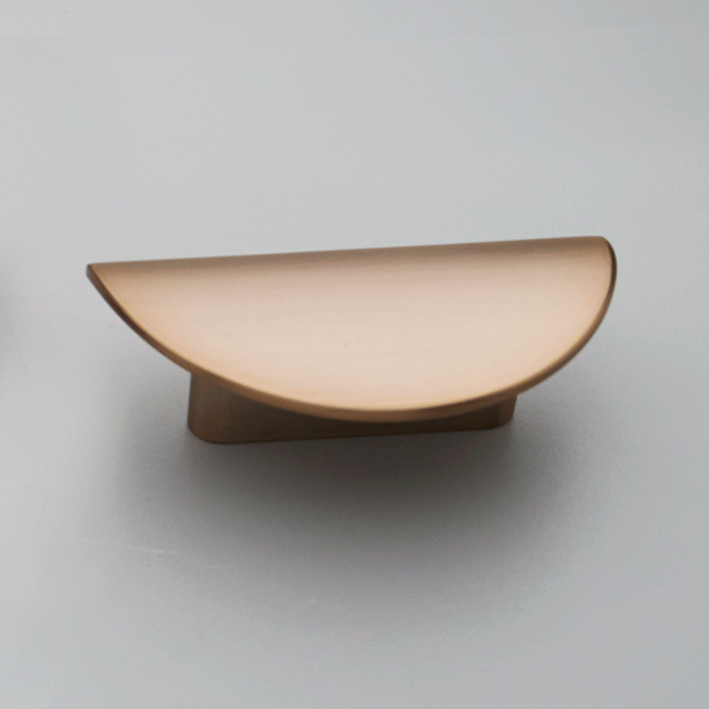 Kethy Moon die-cast zinc cabinet and drawer handle in Black Matt, White and Brushed Rose Brass finishes – sizes 32 mm & 64 mm