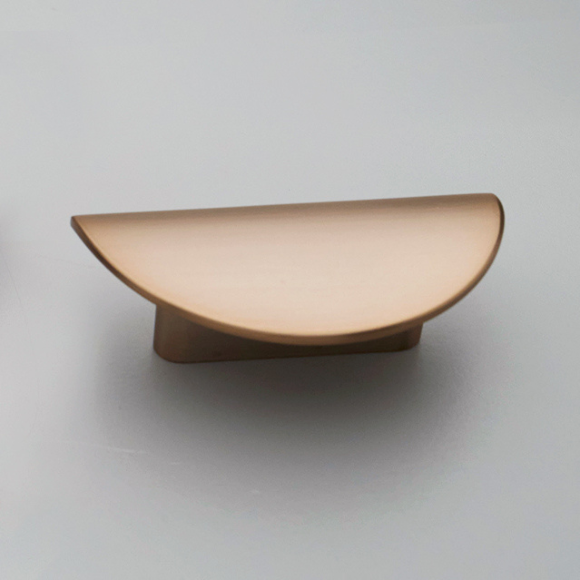 Kethy Moon die-cast zinc cabinet and drawer handle in Black Matt, White and Brushed Rose Brass finishes – sizes 32 mm & 64 mm