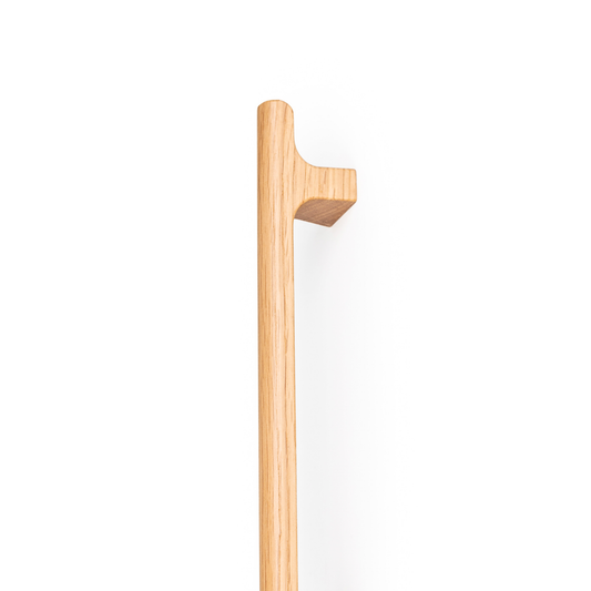 Momo Hinoki Big Wood D handle in oak and walnut timber finish for kitchen cabinets, wardrobes, and modern furniture interiors, featuring a large ergonomic wooden design for premium joinery applications.