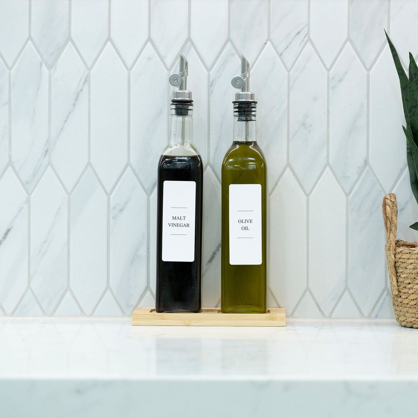 Clear Oil & Vinegar Bottles with Bamboo Tray – 500 ml-3