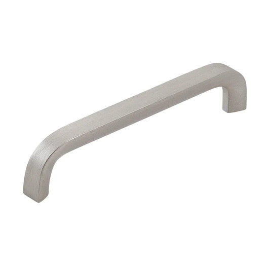 Trento by Momo modern cabinet handle in sleek finish, contemporary handle for kitchen cupboards, drawers, and furniture doors