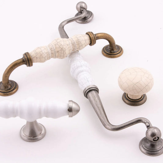 Trianon by Momo decorative cabinet handle in elegant finish, classic style handle for kitchen cupboards, drawers, and furniture doors